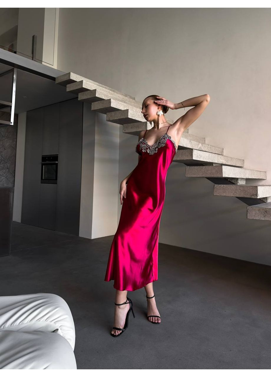 Красный халат и ночная рубашка Domino