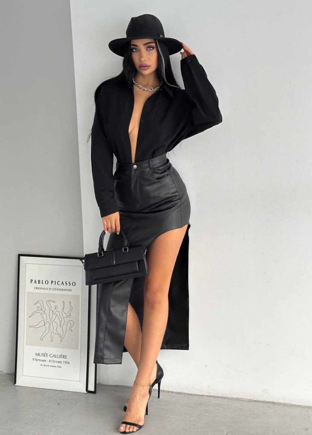 Черная повседневная, вечерний однотонная прямая юбка меди с разрезом Україна карандаш