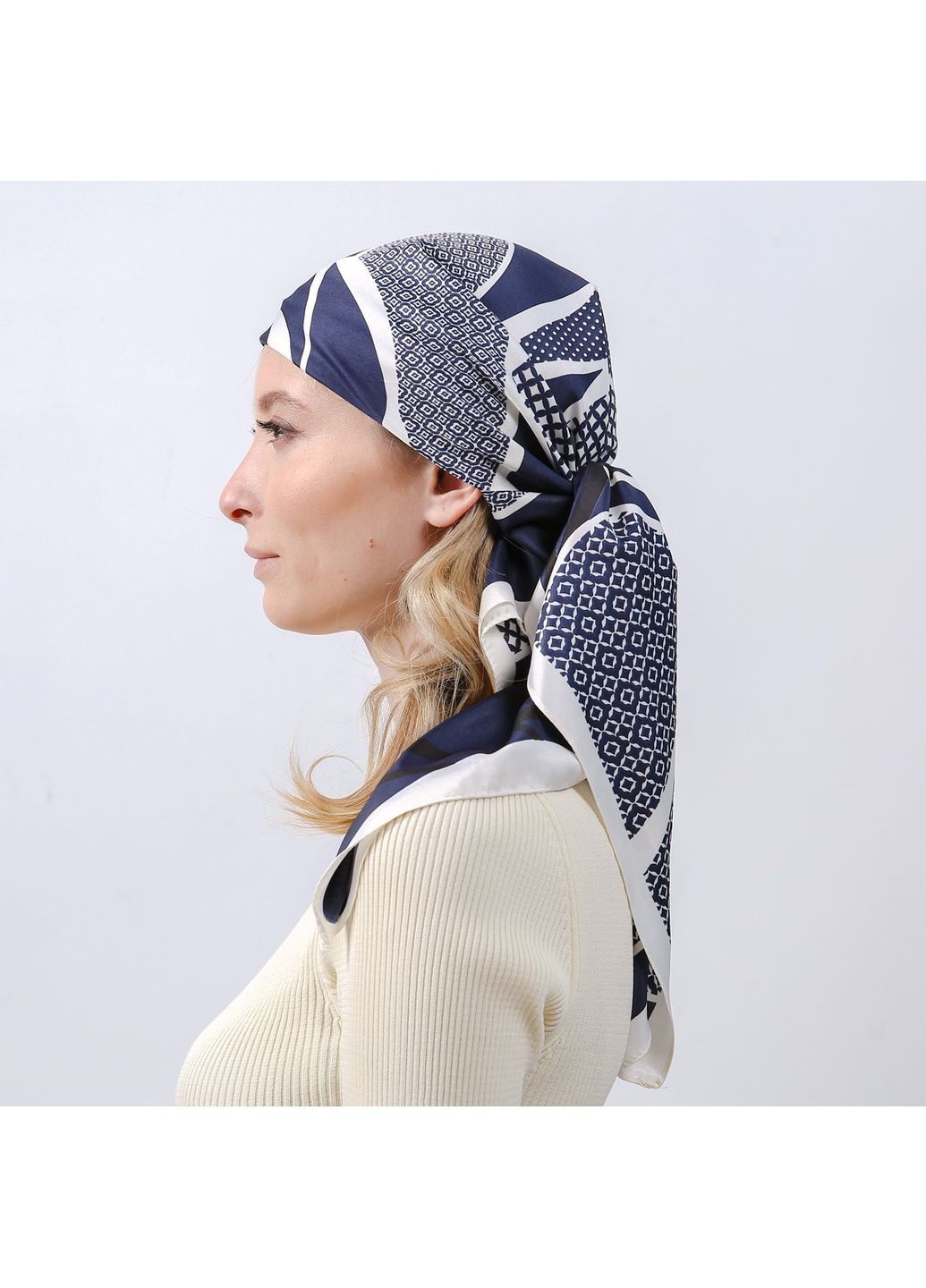 Хустка жіноча з принтом атлас різнокольорова РАВЕННА LuckyLOOK 752-801 (324741907)