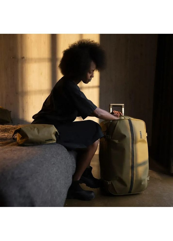 Сумка на колесах Aion Wheeled Duffel 70cm 95 л Black TH 3205226 Thule (364840544)