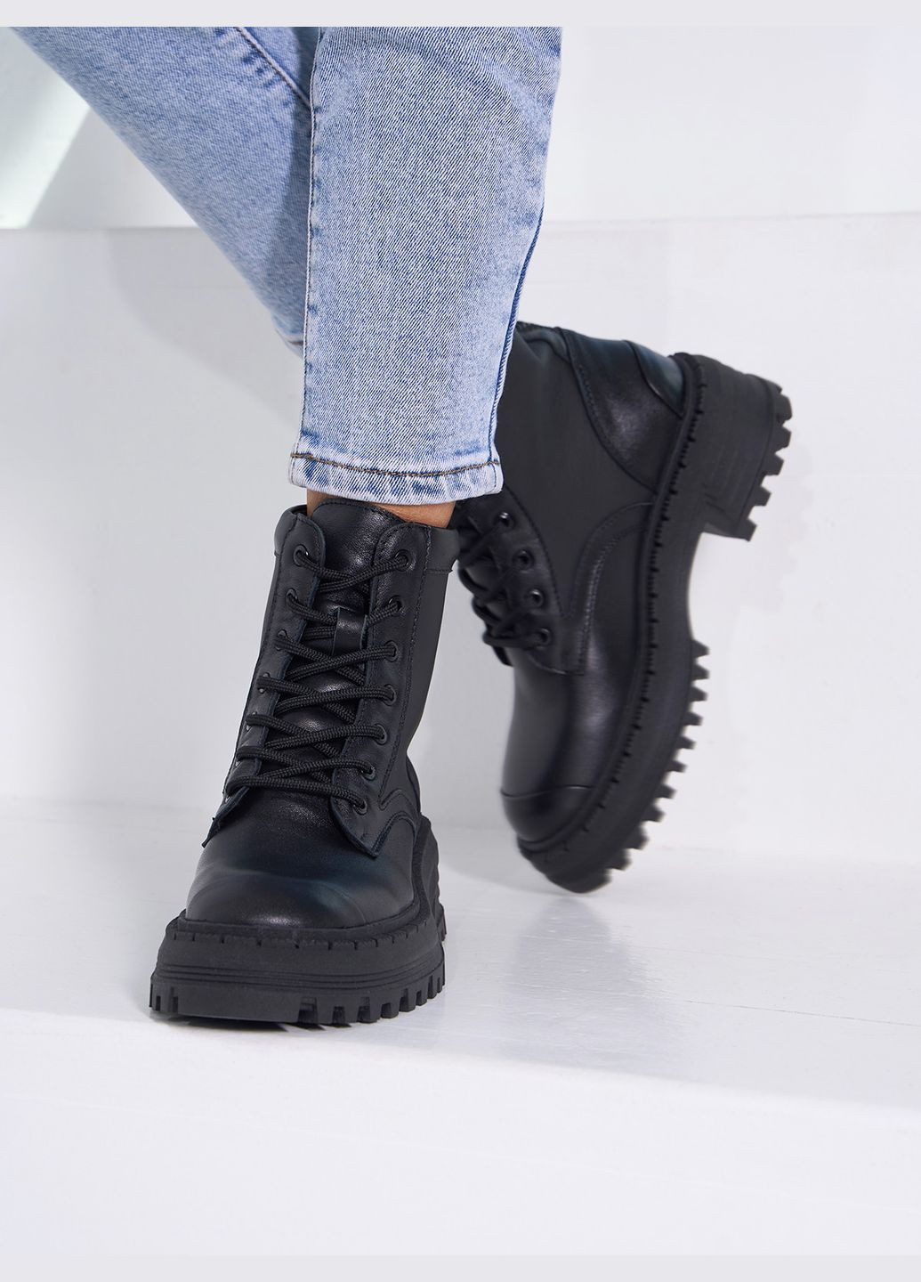 Осенние ботинки ISSA PLUS