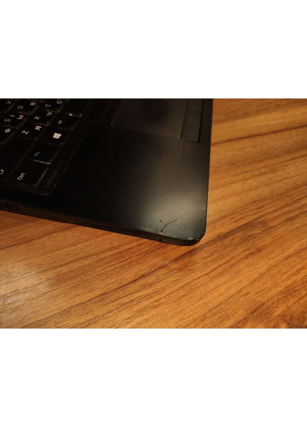 Ноутбук Б-класс Latitude E5570 / 15.6" (1920x1080) TN / intel Core i5-6300HQ (4 ядра по 2.3 - 3.2 GHz) / 8 GB DDR4 / 256 GB SSD Dell (398143965)