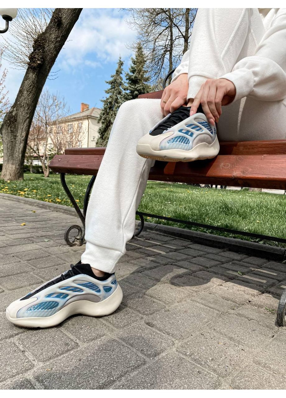 Чорні Осінні кросівки чоловічі adidas yeezy boost 700 v3 kyanite адідас ізі буст No Brand