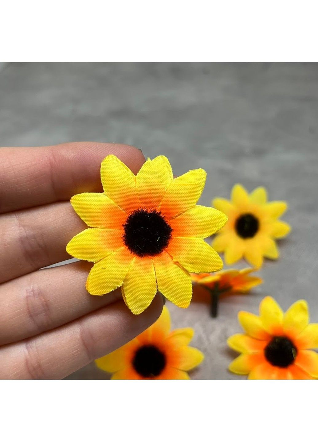 Бутон квітки (голівка) "Соняшник", 4 см, жовтий, поштучно No Brand (317206259)