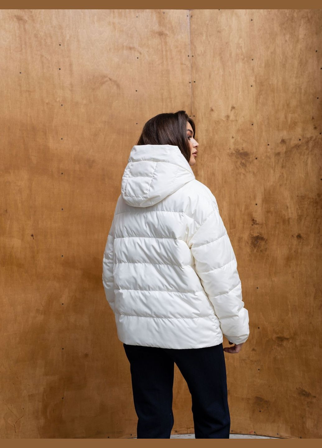 Молочна демісезонна демісезонна куртка Geran