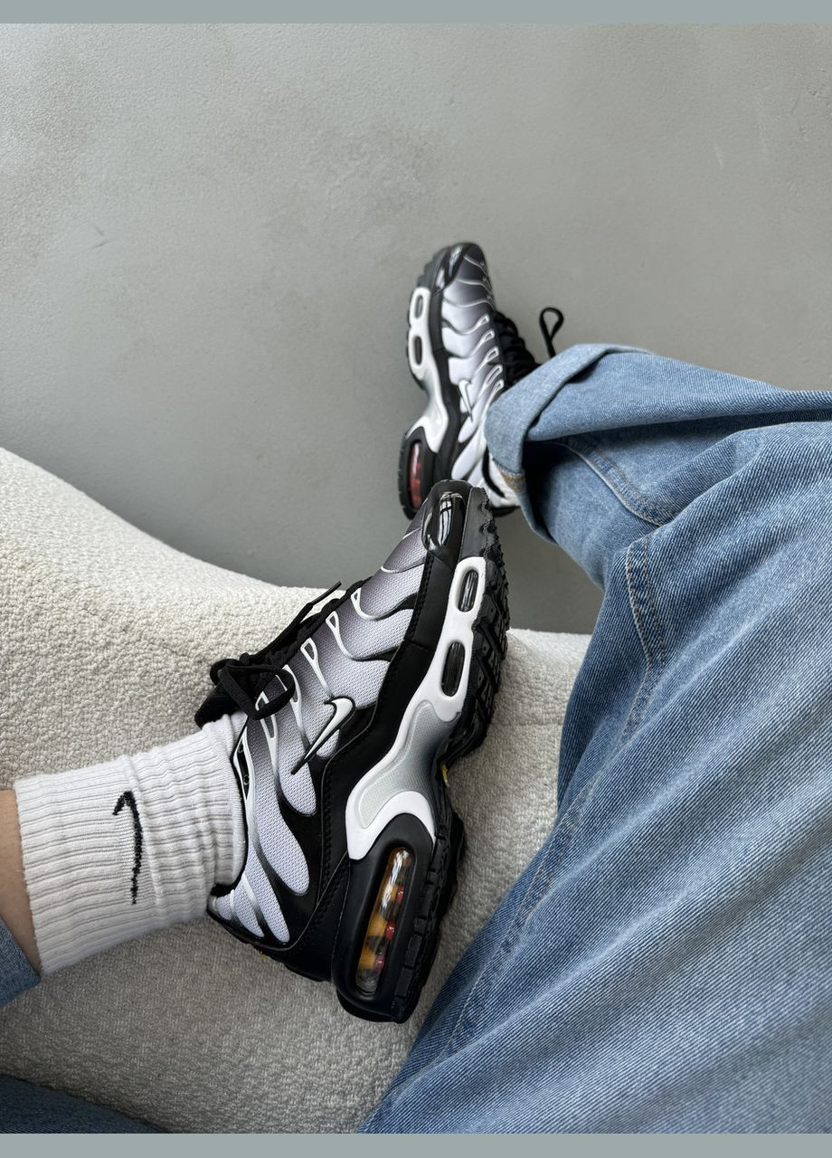 Черные всесезонные кроссовки air max tn plus black silver white - dm0032-003 Nike