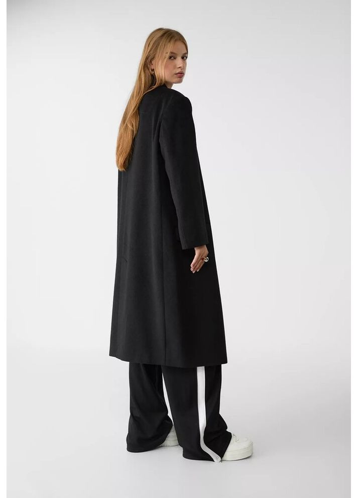 Черное демисезонное Пальто 8853/310/001 Stradivarius
