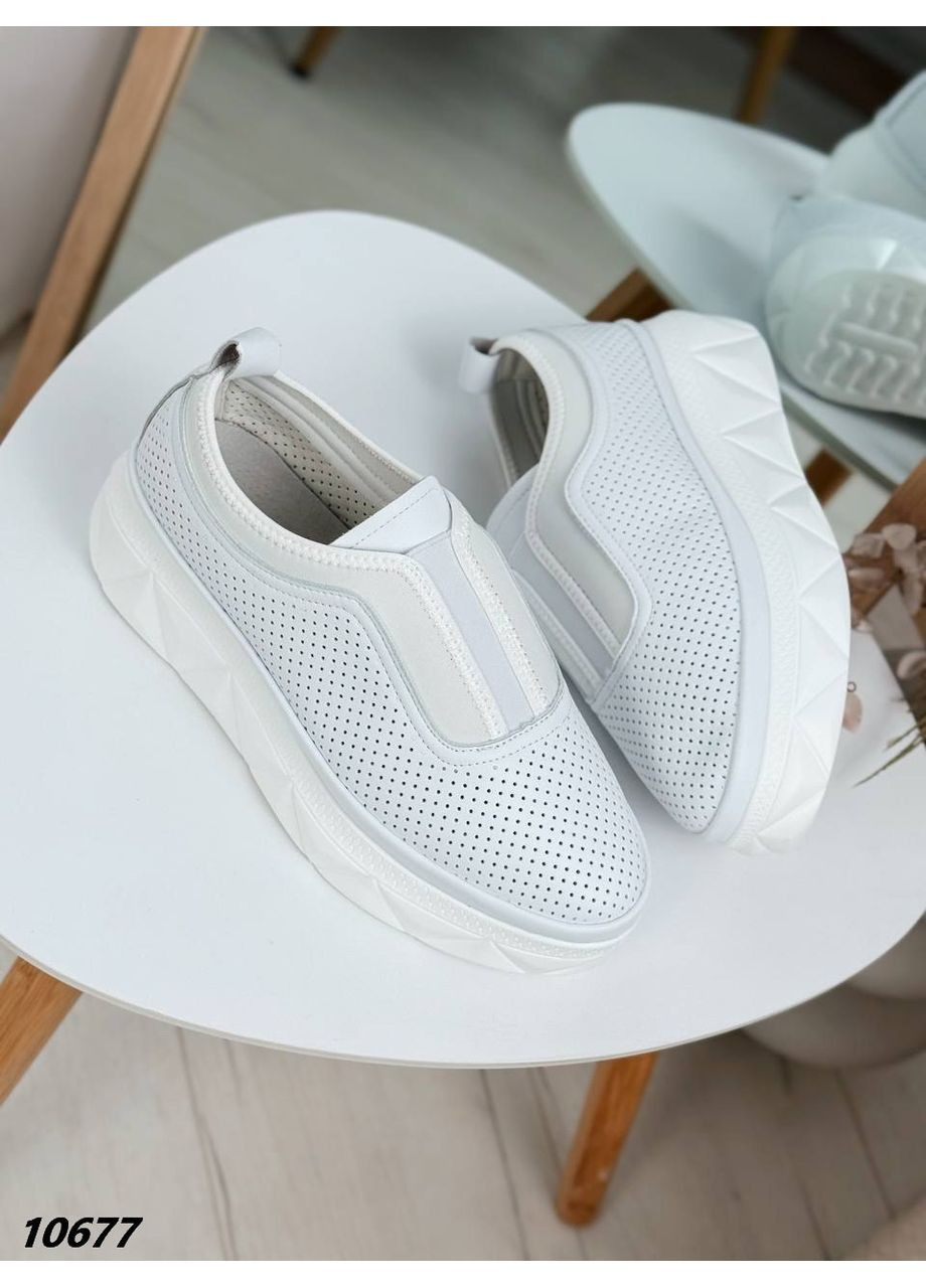 Белые мокасины Vakko