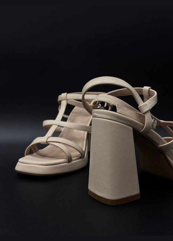 Бежеві босоніжки на каблуку, нарядні бежеві жіночі босоніжки на підборах Loretta (335007476)