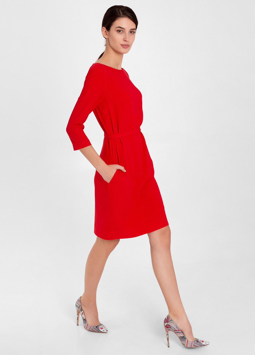 Красное деловое красное деловое платье до колена футляр Nai Lu-na by Anastasiia Ivanova однотонное