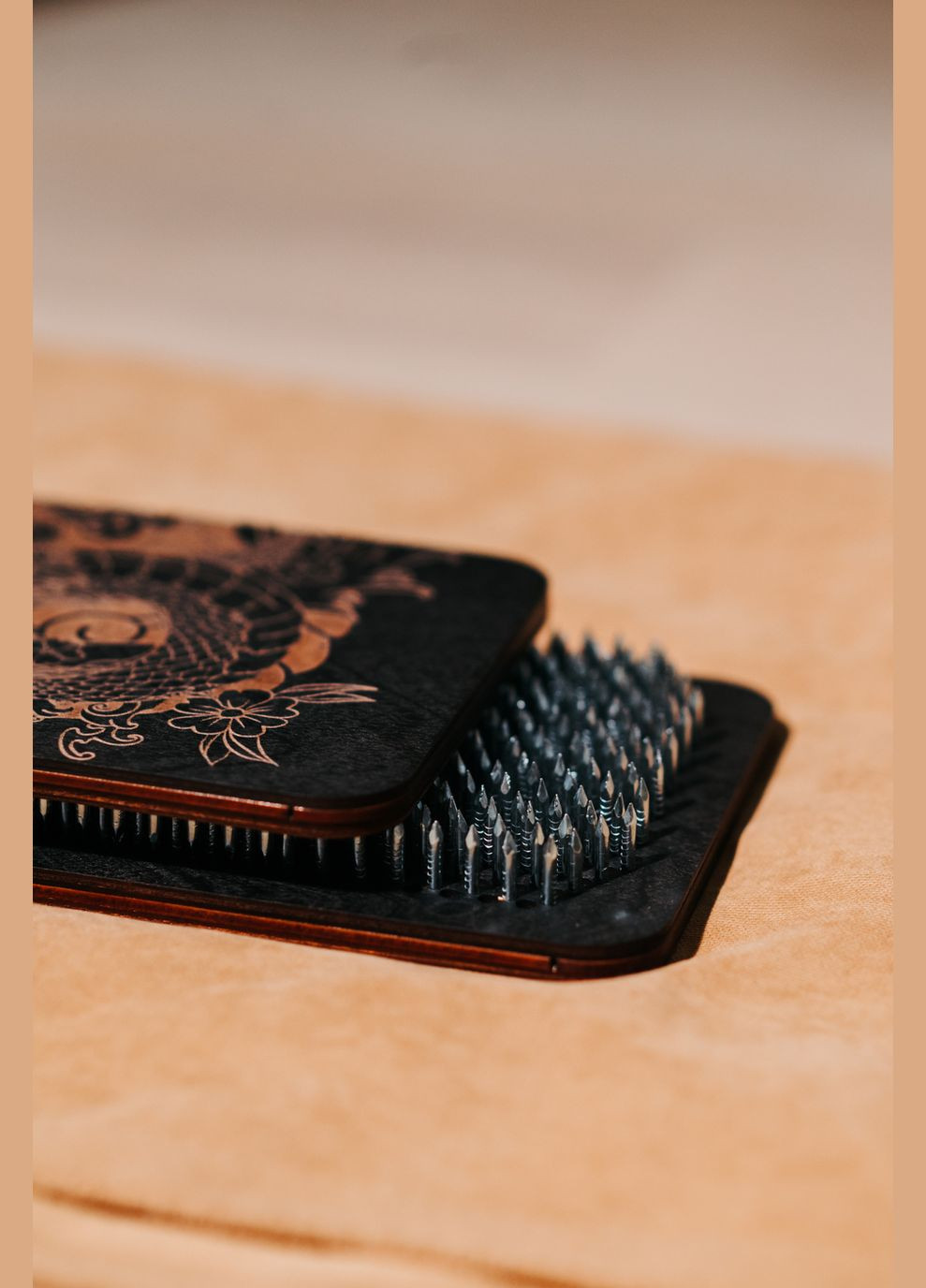 Доска садху с рисунком Дракона шаг гвоздей 10мм, в черном цвете. No Brand (315702890)