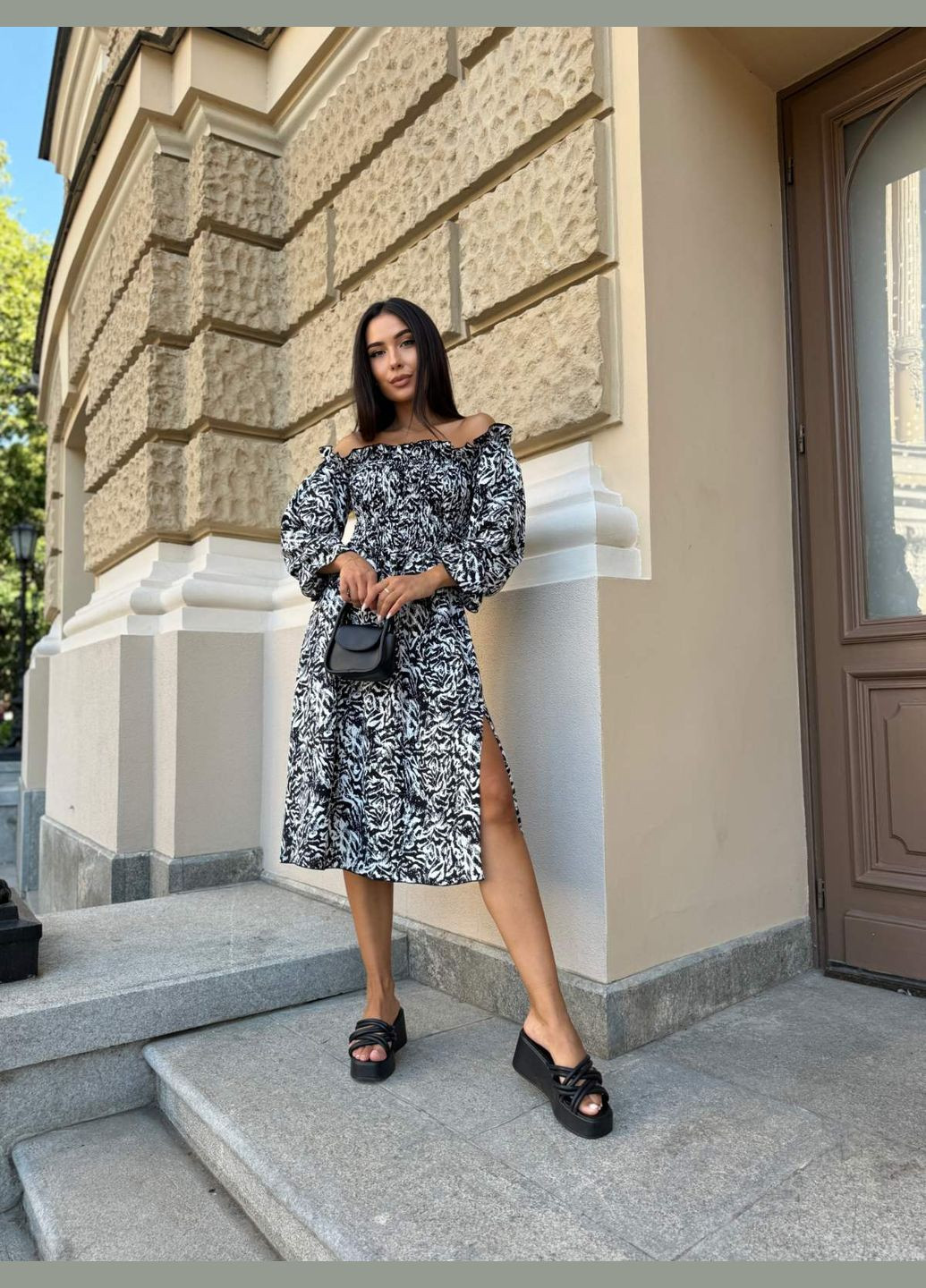 Чорна жіноча сукня корсет резинка з рукавами довга з розпіркою на нозі чорна You Best