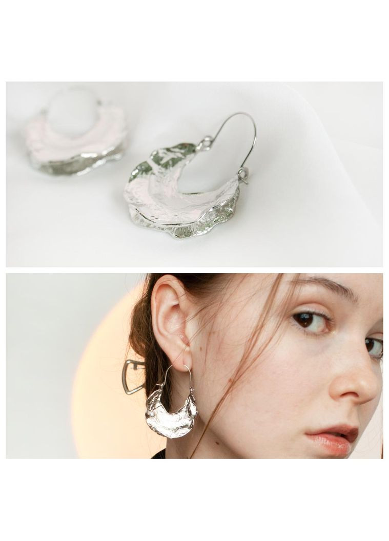 Серебристые серьги ретро эстетика стиль жидкого мятого металла объемные базовые с подвеской классические винтаж тренд лолита No Brand (335977534)