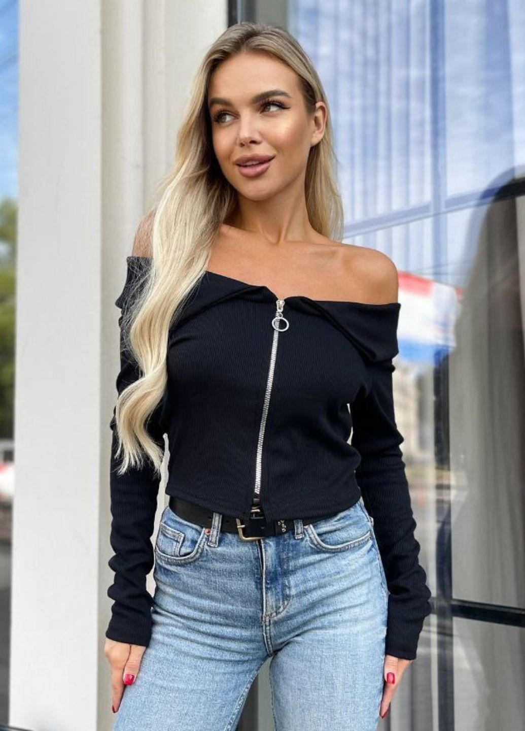 Топ на блискавці з відкритими плечима Україна (328213940)