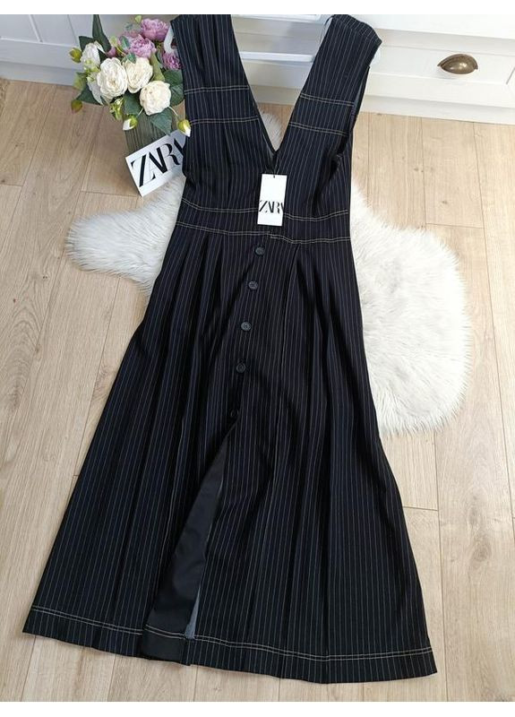 Чорна смугаста сукня - сарафан міді на гудзиках Zara