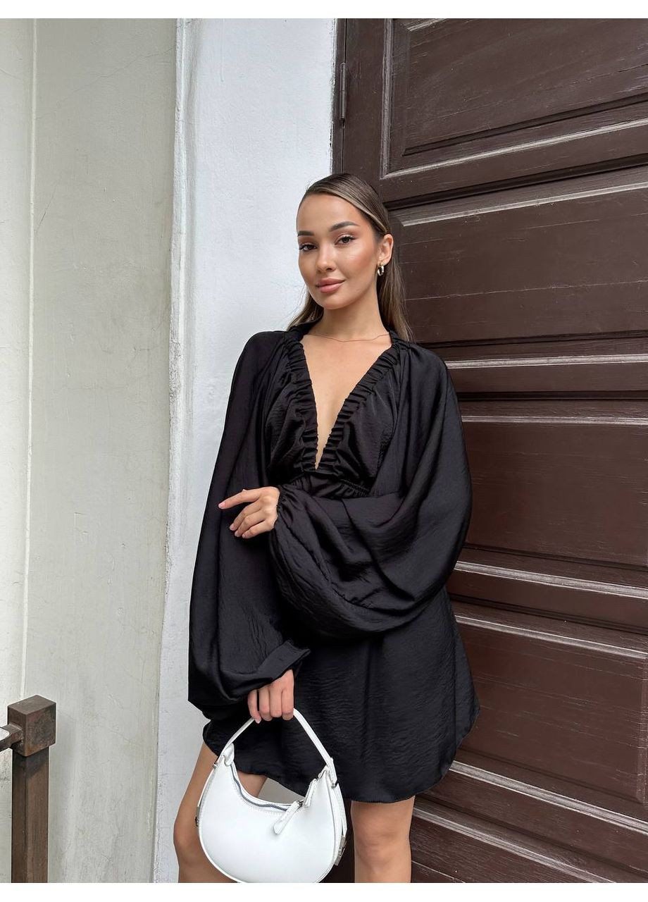 Чорна кежуал жіноча міні-сукня з глибоким вирізом Україна однотонна