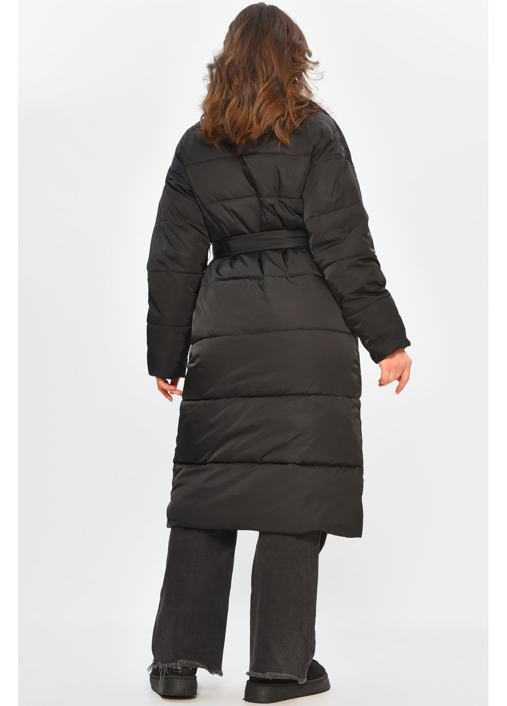 Чорна зимня куртка жіноча подовжена зимова чорного кольору Let's Shop