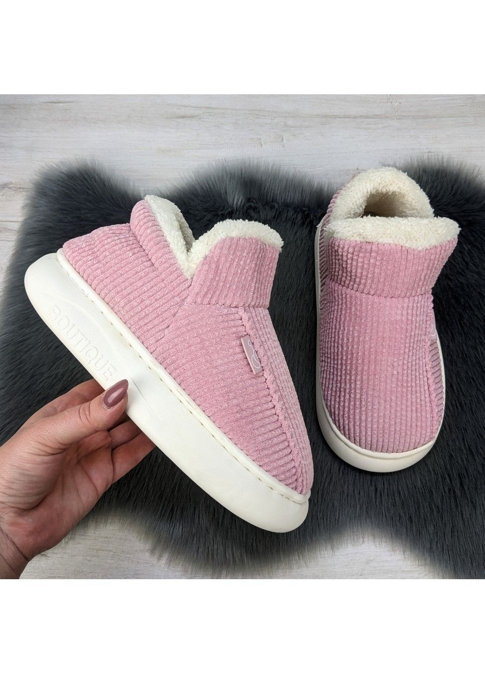 Розовые тапочки чуни женские теплые закрытые Lion