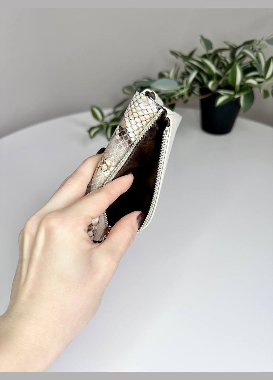 Женский кожаный кошелёк среднего размера на магнитах Classic (314815681)