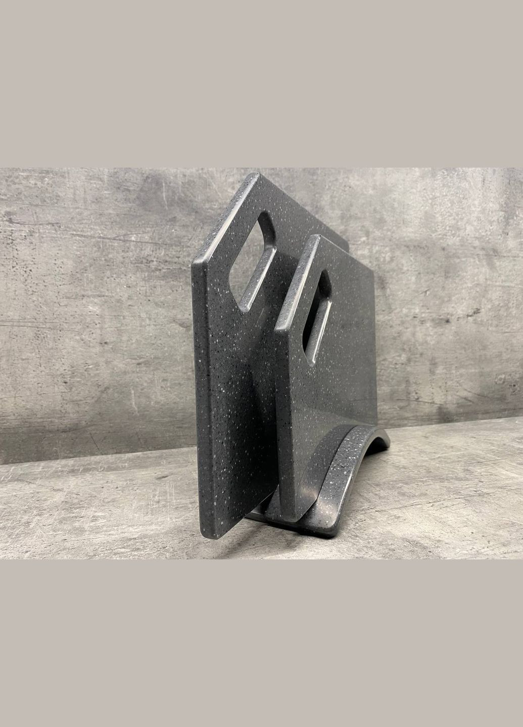 Набор кухонных досок на подставке из искусственного акрилового камня Gravity 2 шт No Brand (323013531)