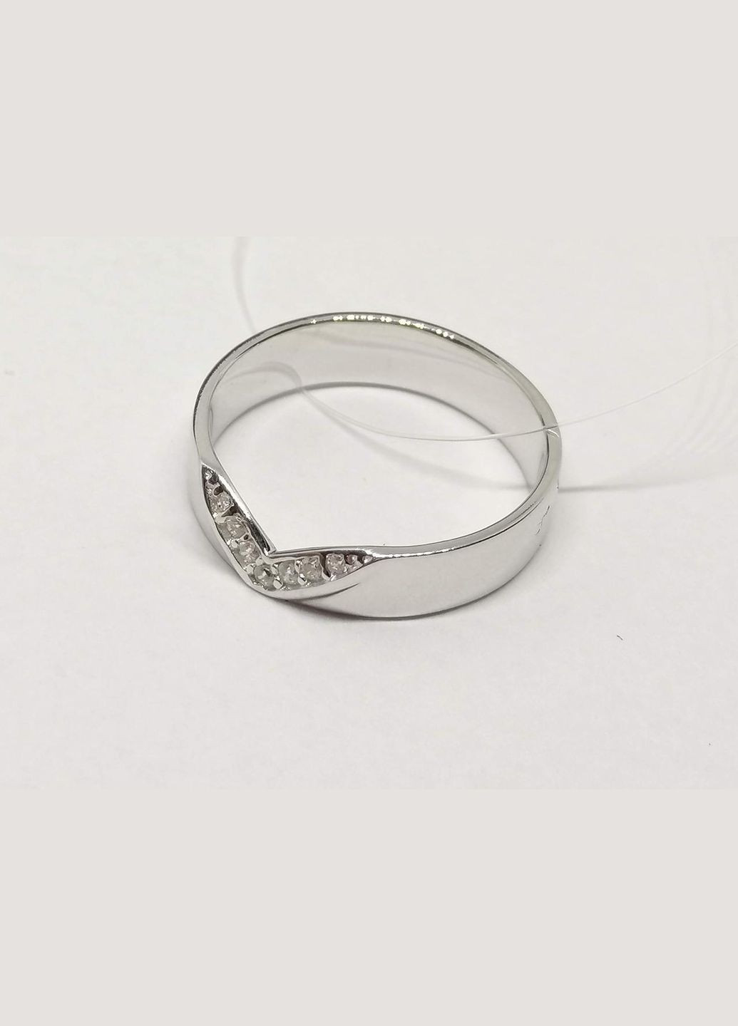 Серебряное кольцо с фианитами. Артикул 901-01199,5 Qvaliz (275935115)