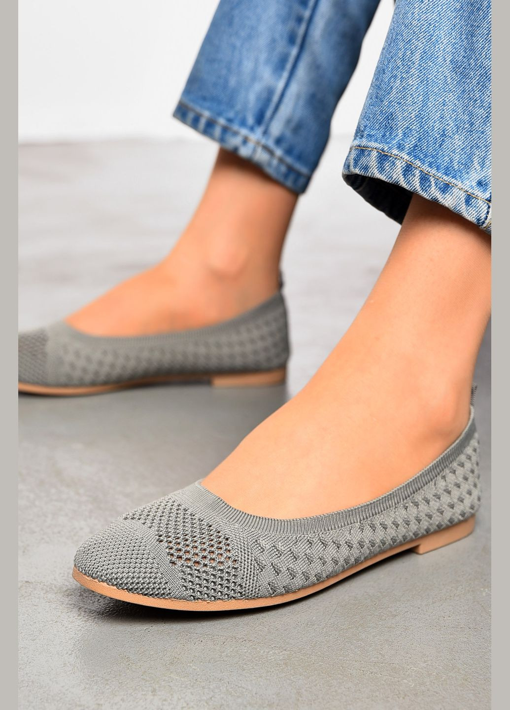 Женские балетки женские серого цвета вязаные Let's Shop | серые однотонные без декора текстиль (326269936)