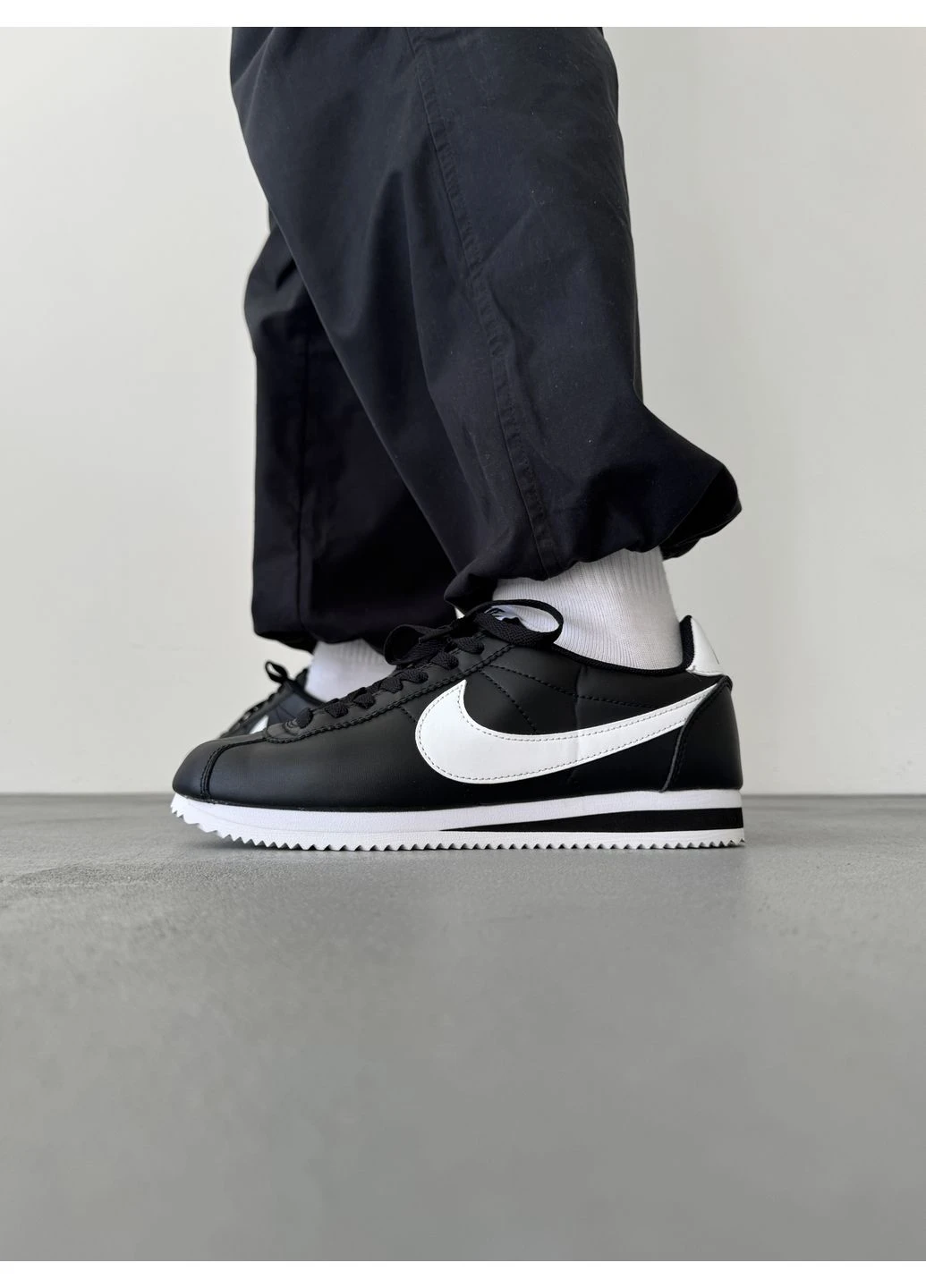 КРОССОВКИ ЖЕНСКИЕ NIKE CORTEZ BASIC BLACK/WHITE НАЙК КОРТЕЗ БЕЛЫЕ No Brand белые демисезоны (392028686)