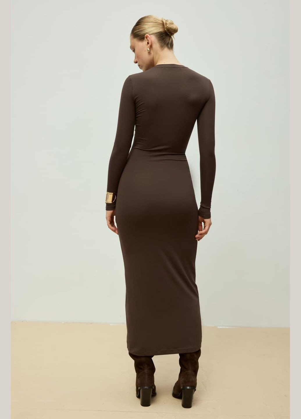 Темно-коричневое платье макси приталеное base шоколадный 788 Papaya