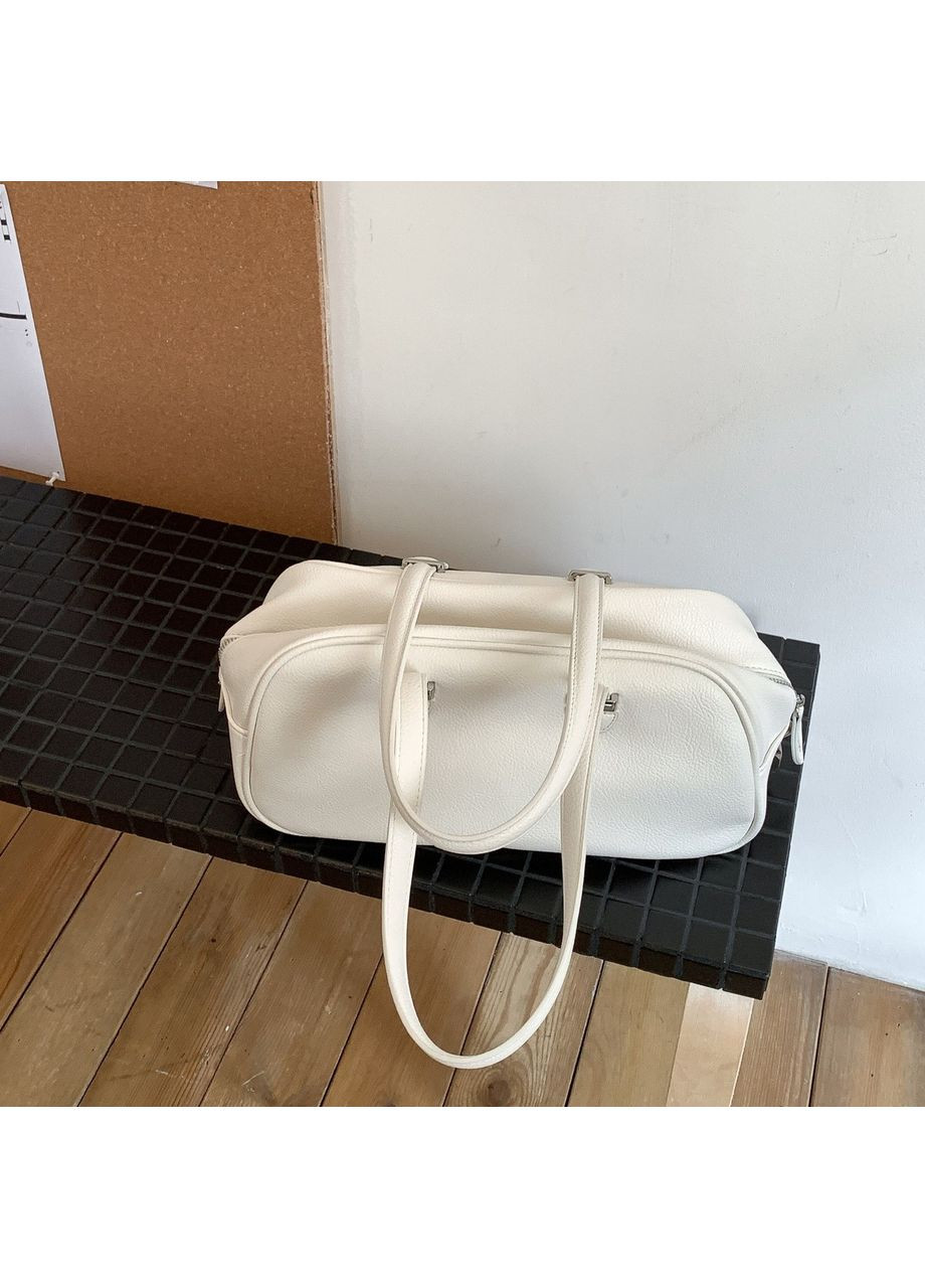 Елегантна жіноча сумка багет із гладкої чорної еко-шкіри з двома міцними ручками No Brand (363262617)