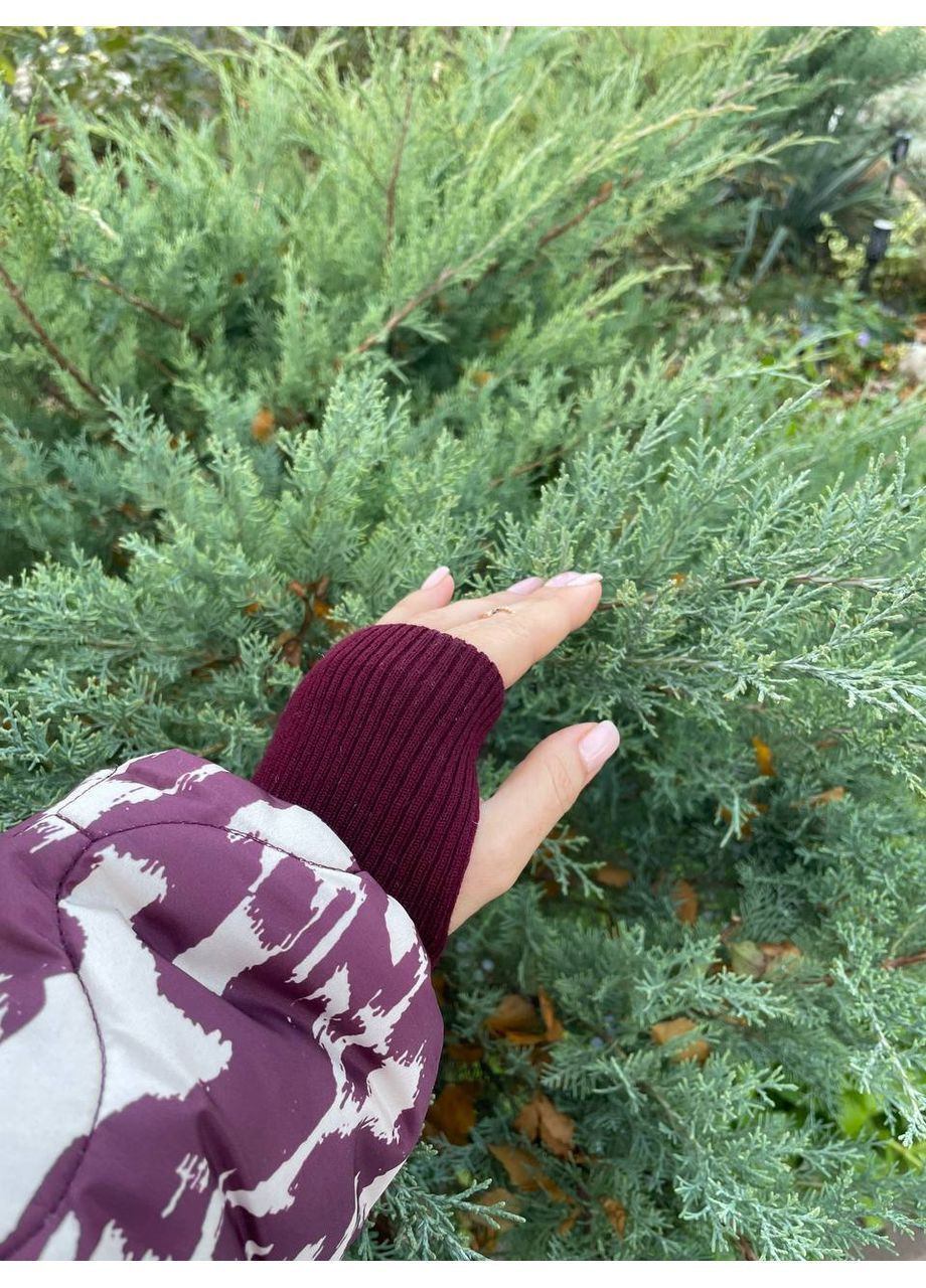 Бордовая зимняя женская зимняя куртка оверсайз с принтом. MonCher