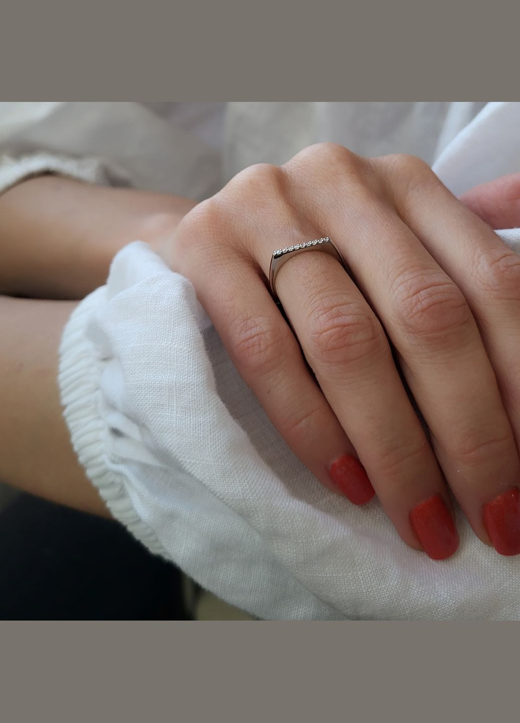 Кольцо серебряное женское кольцо тонкое вставка куб.цирконий 17.5 см серебро 925 пробы Родирован 1255 0.67г No Brand (306741714)