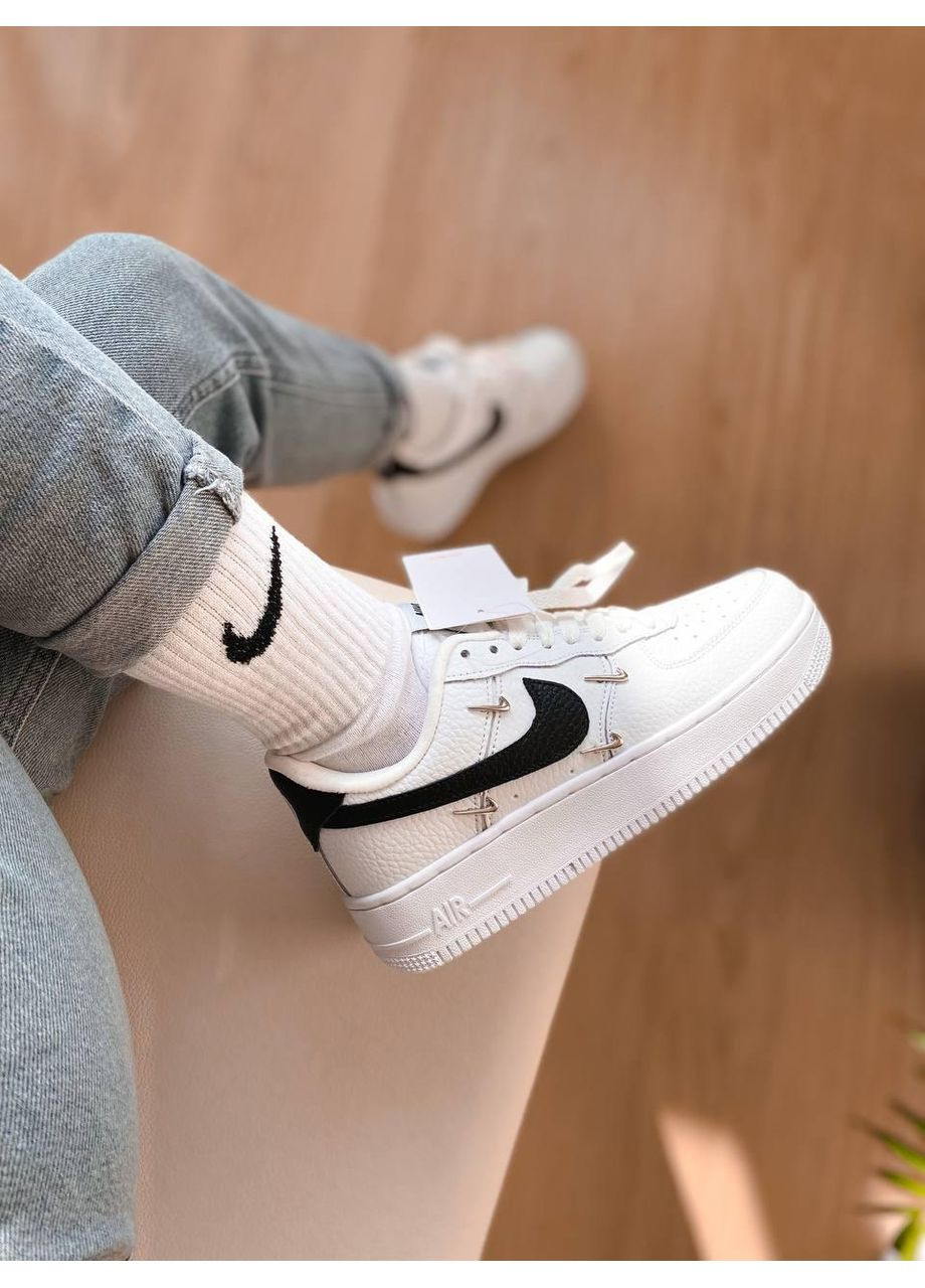 КРОСІВКИ ЖІНОЧІ NIKE AIR FORCE 1 LX CHROME SWOOSHES НАЙК АІР ФОРС 1 ПРЕМІУМ No Brand білі демісезони (367171744)