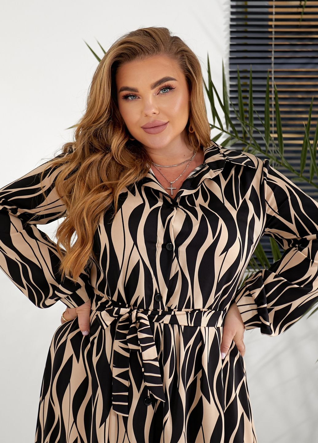 Бежевое повседневный, кэжуал, вечернее платье-рубашка с длинными рукавами рубашка No Brand с абстрактным узором