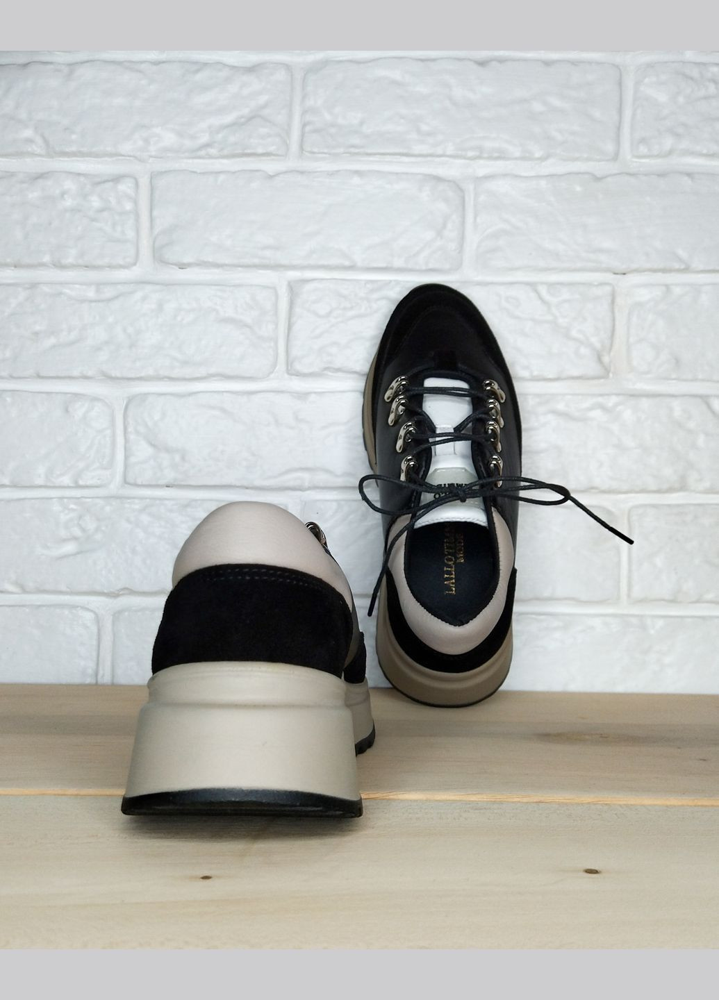 Чорні осінні кросівки шкіряні для дівчинки чорний/беж Lallo Timmido Скай