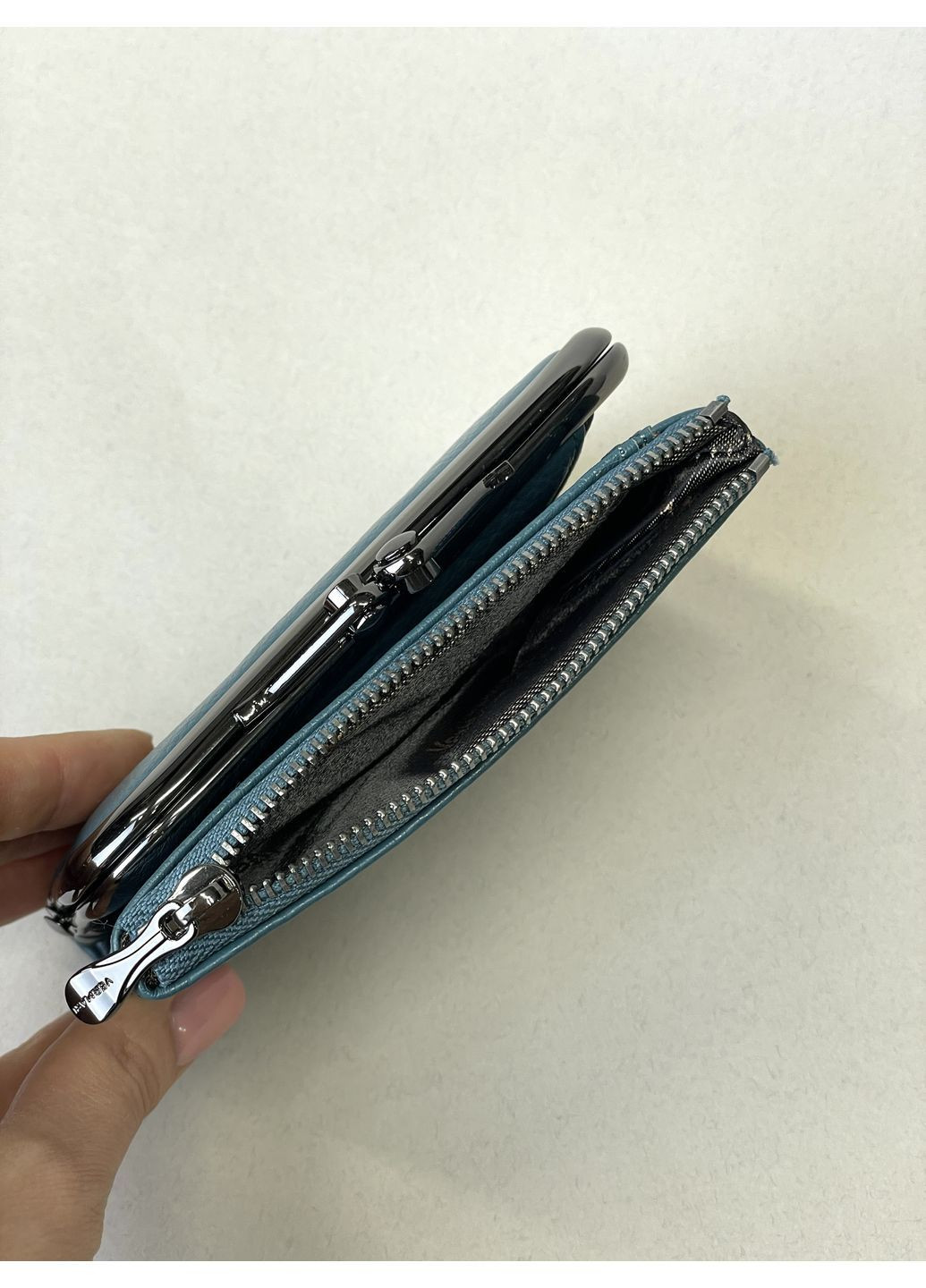 Женский мягкий кожаный кошелек: модный дизайн, на фермуаре Vermari Гаманець (362218310)