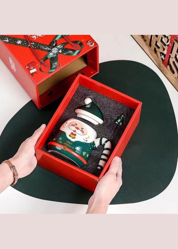 Чашка у формі Діда Мороза з ложечкою, зелена, в подарунковій упаковці No Brand (315034633)