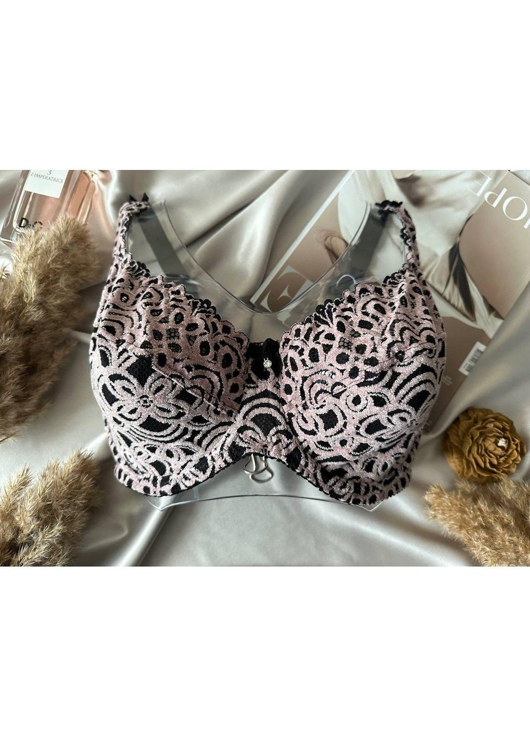 Бежевый бюстгальтер большого размера, лифчик на большую грудь без поролона бежевый с черным Lanny Mode