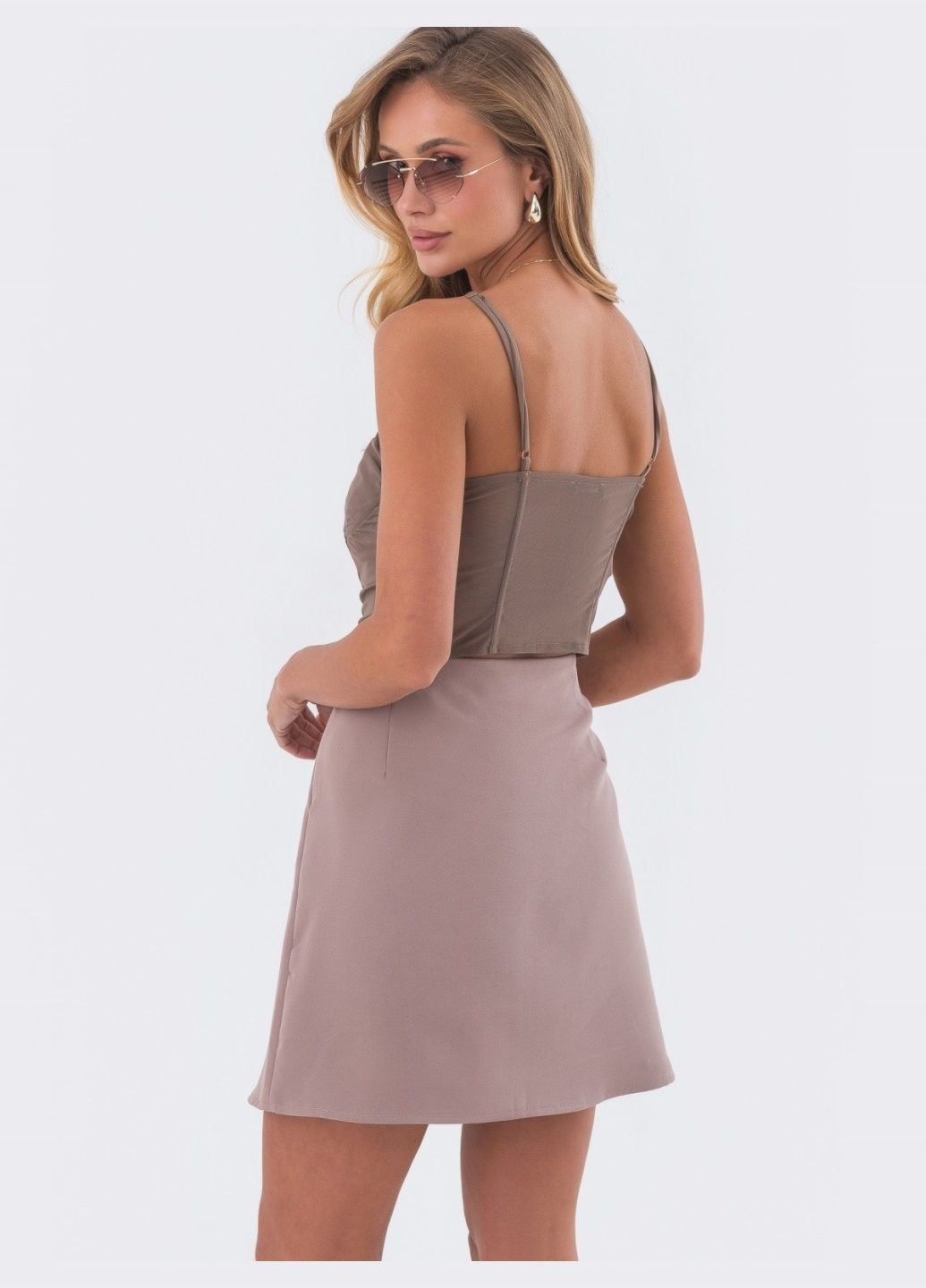 Бежевая короткая юбка бежевого цвета на запах Dressa