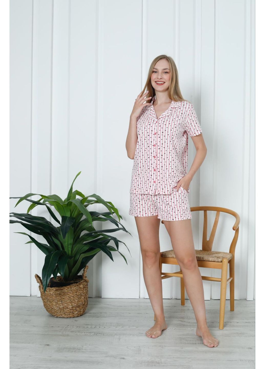 Світло-рожева жіночий комплект із шортиками Nicoletta