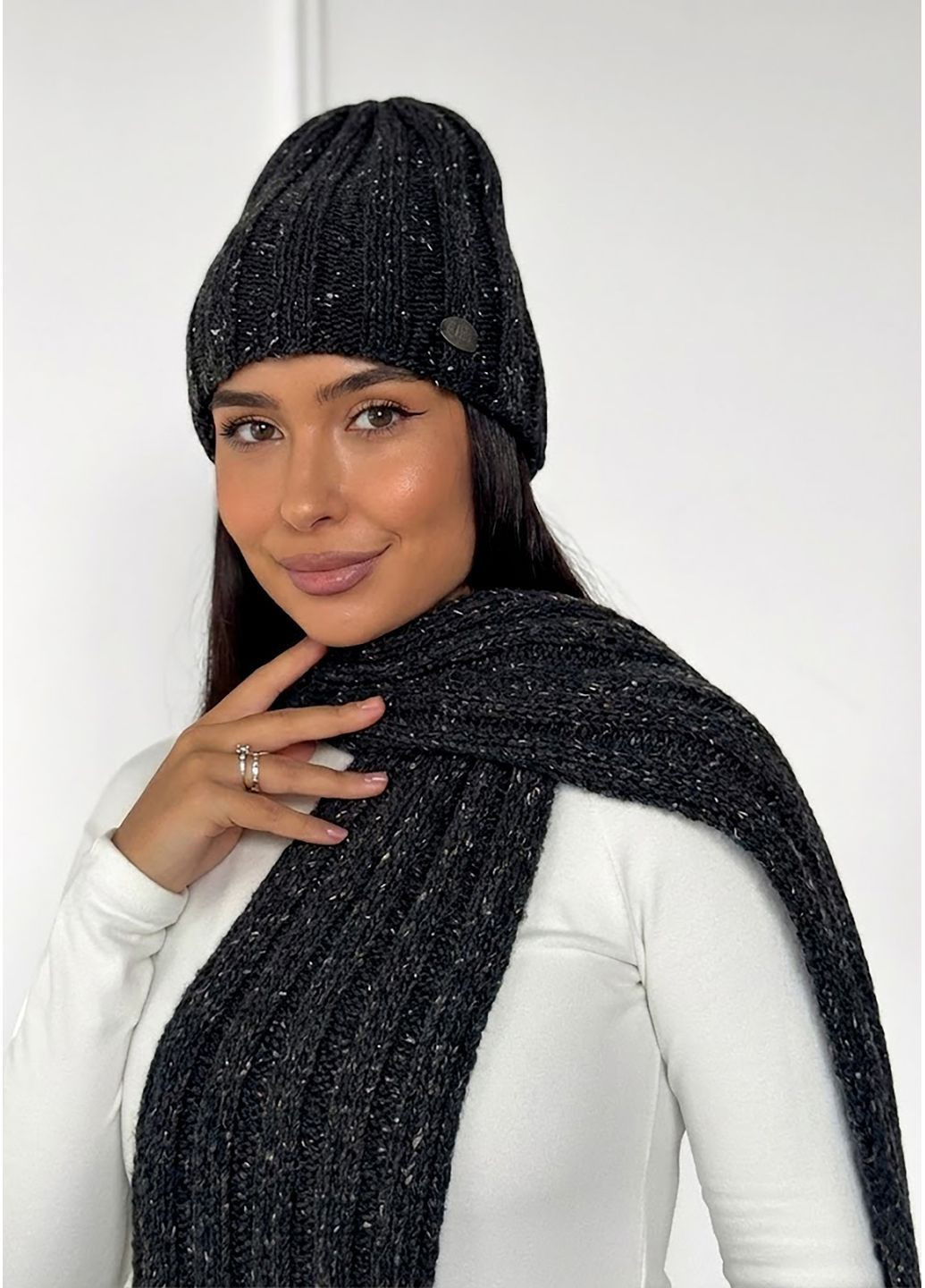 Жіночий стильний в'язаний комплект — шапка та шарф InFashion Комплект — шапка та шарф (369670340)