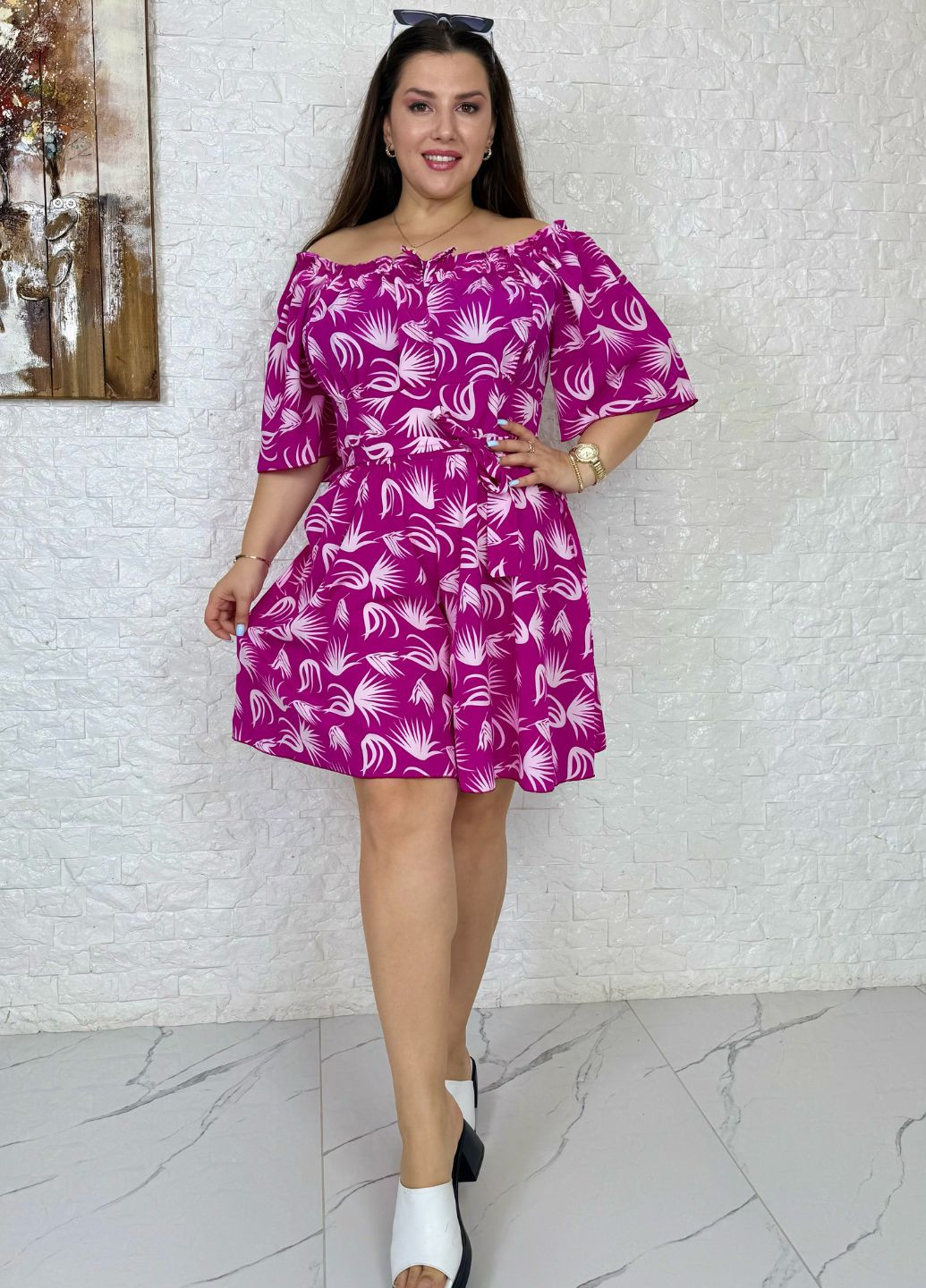 Комбинезон-платье до колена Tik-Tak комбинезон-шорты абстрактный малиновый повседневный софт