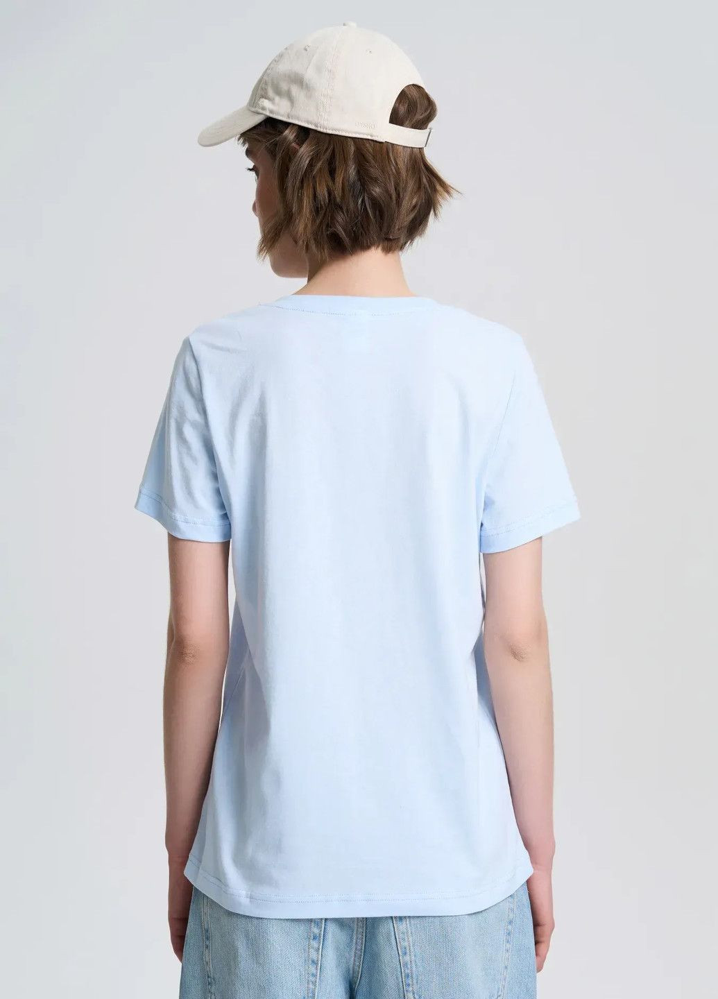 Футболка жіноча з v-образним вирізом Роза - (338188999)