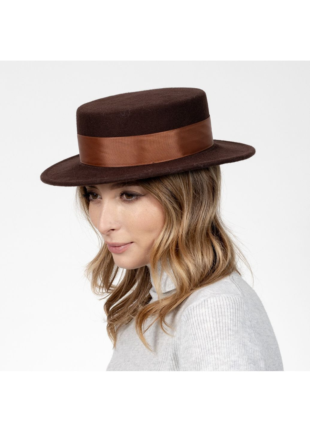 Капелюх канотьє жіночий зі стрічкою фетр коричневий ДЕЙЗІ LuckyLOOK 653-246 (322792726)