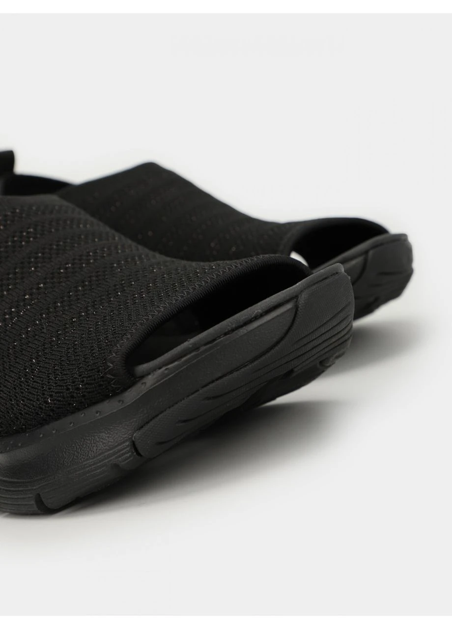 Черные сандалии Skechers