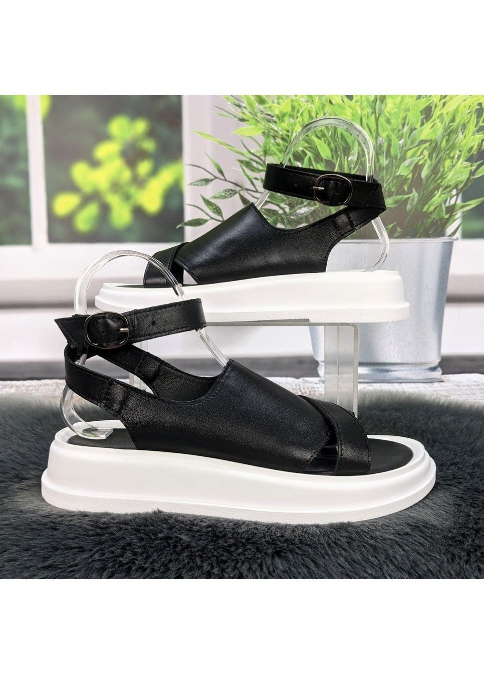 Черно-белые босоножки женские кожаные на низком ходу SALI с ремешком