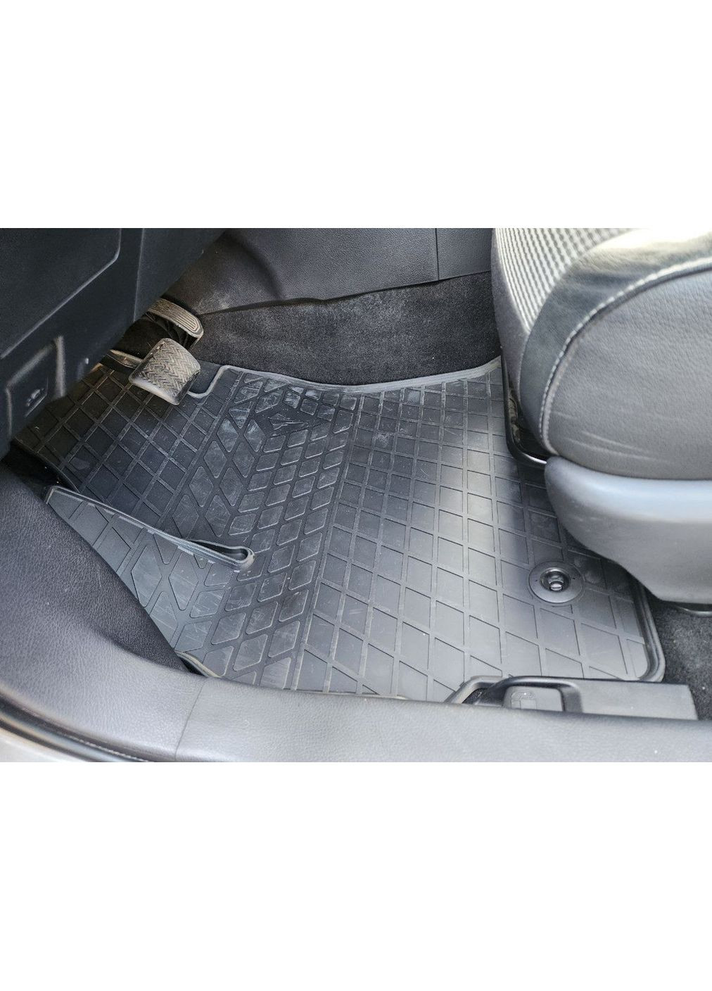 Резиновые коврики (4 шт, Premium) для Toyota Auris 2012-2018 гг Stingray (392171720)