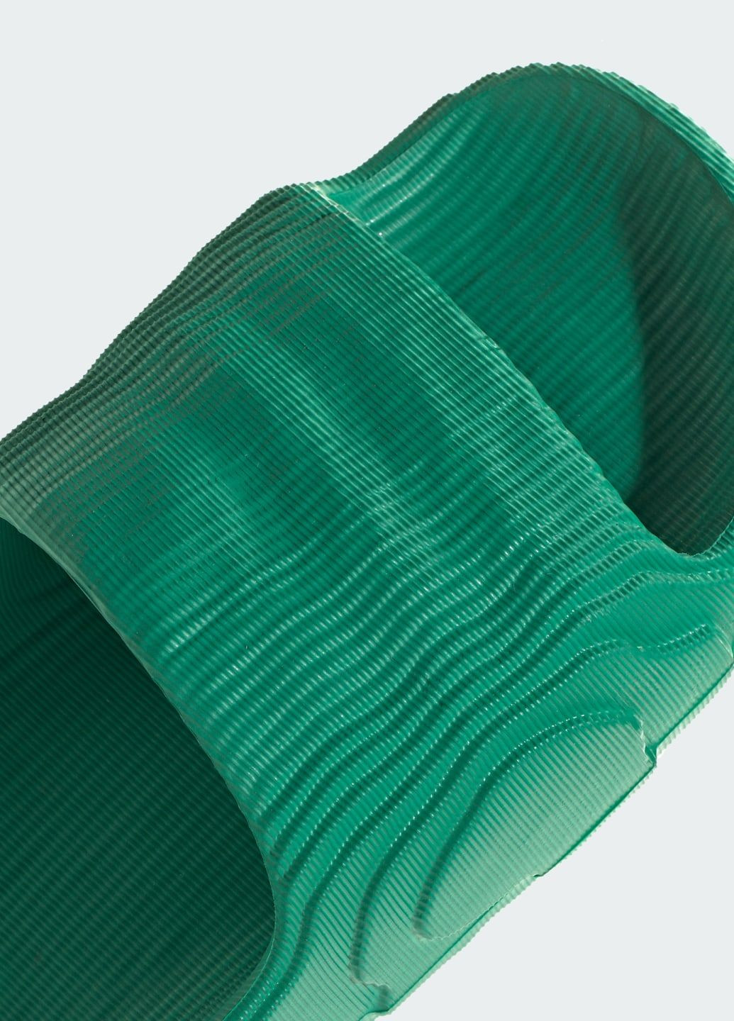 Зеленые спортивные шлепанцы adilette 22 adidas