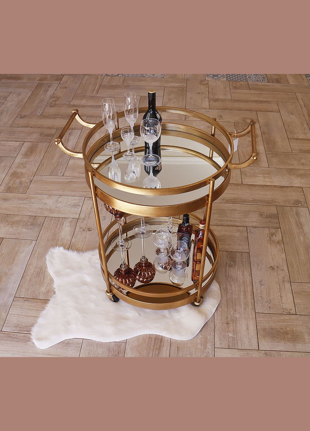 Сервірувальний столик золотий на колесах з металу з дзеркальним покриттям. (96018) Гранд Презент (279624878)