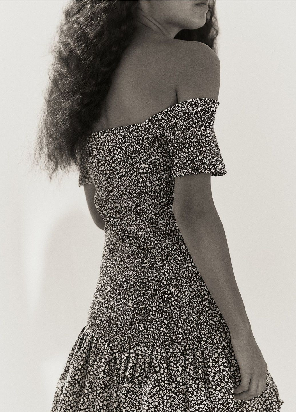 Чорна кежуал сукня H&M з квітковим принтом