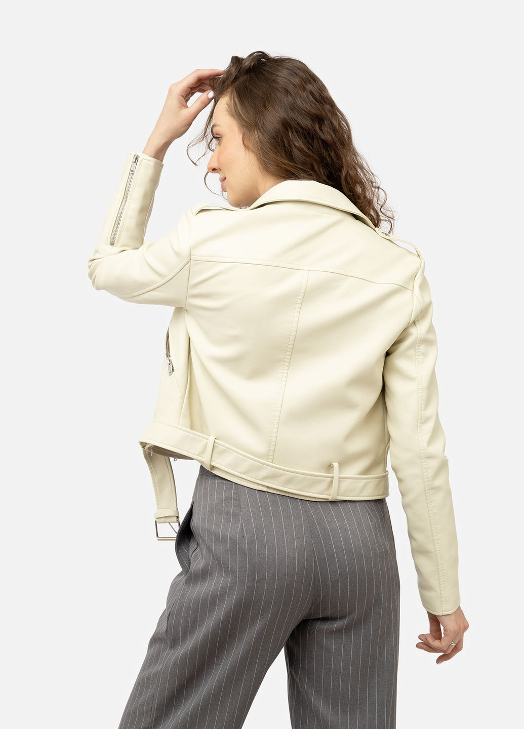 Молочна демісезонна жіноча куртка косуха колір молочний цб-00238377 YOUNG PEPE